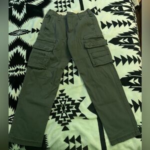 NWOT 29/30 Hollister Loose Cargo Pants